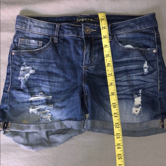 DYNAMITE DISTRESSED JEAN SHORTS - Picture 8 of 8